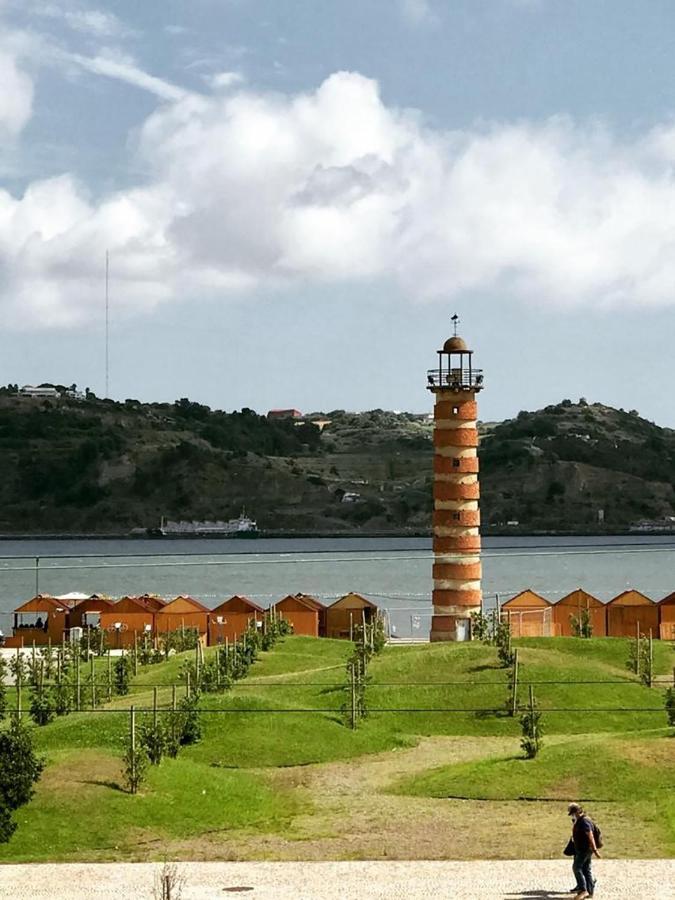 Holiday home & - *